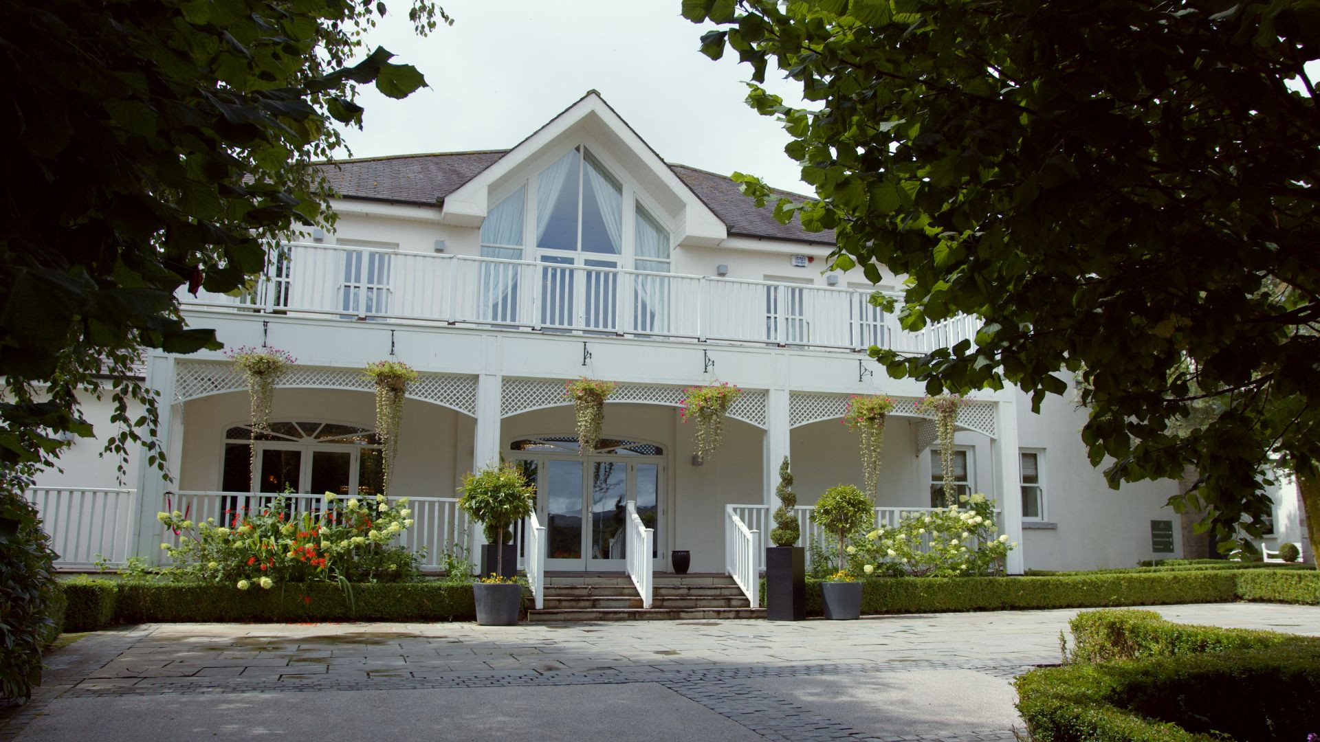 www.tulfarrishotel.com