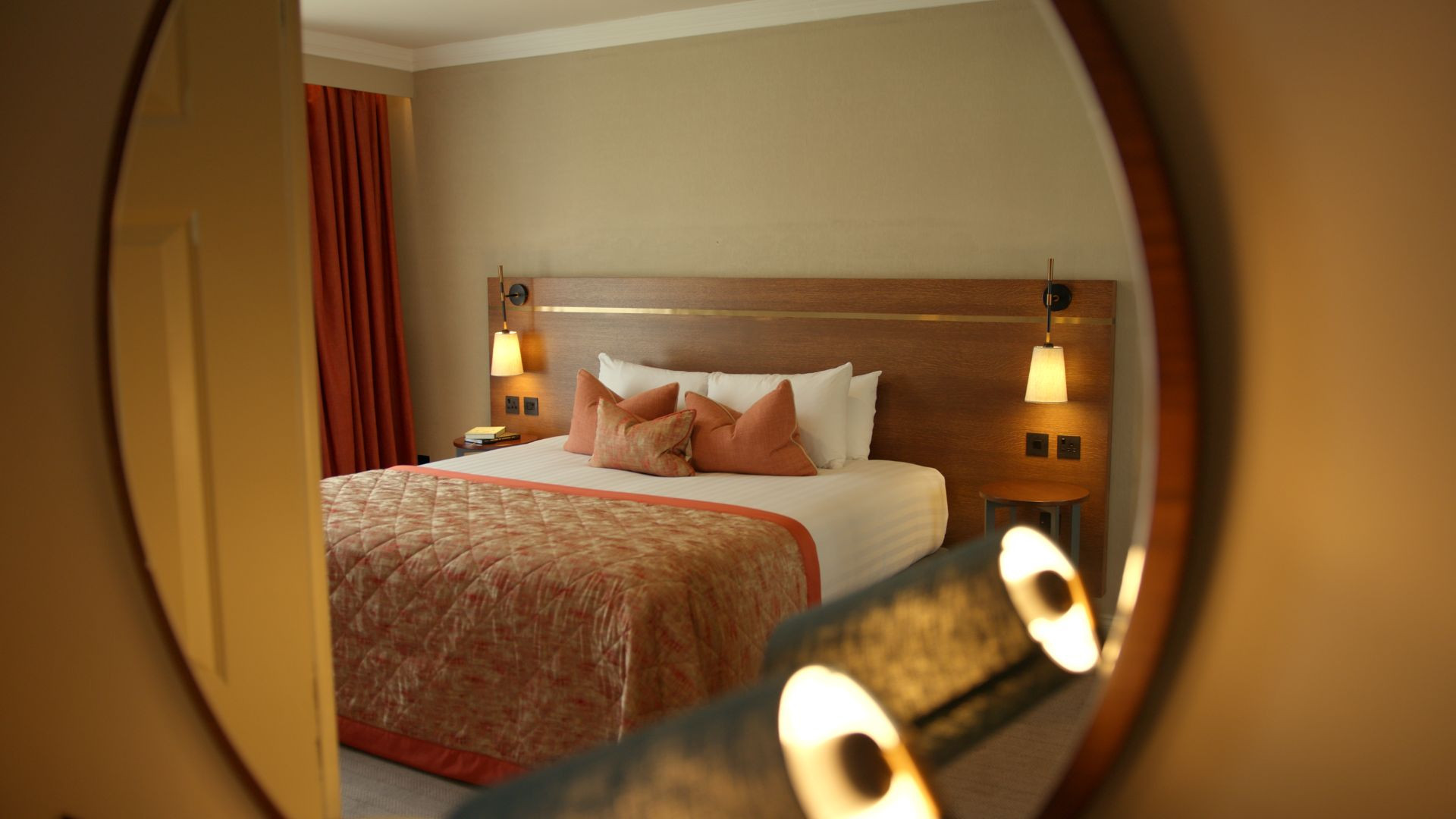 www.tulfarrishotel.com