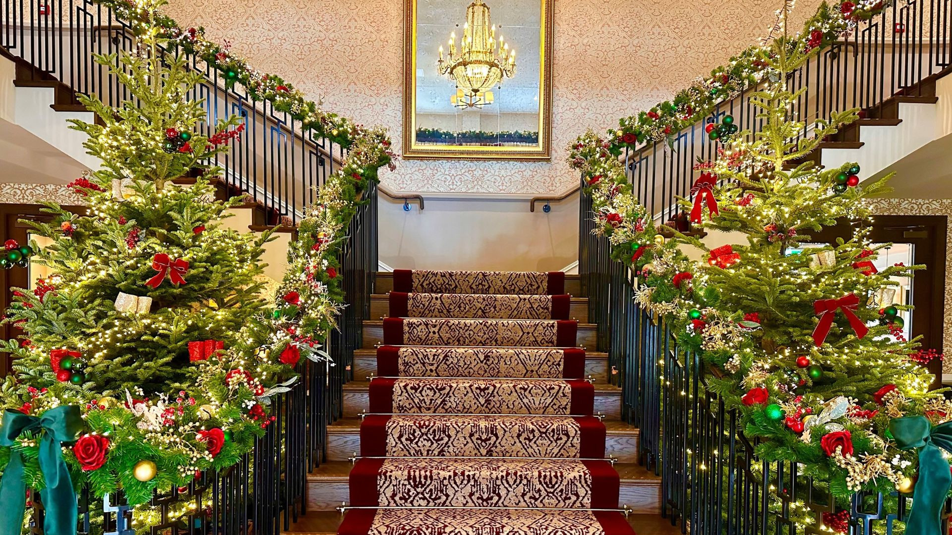 Christmas welcome page www.tulfarrishotel.com