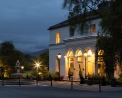 Discover Exclusive Seasonal Special Offers Perfect for your Next Getaway. 