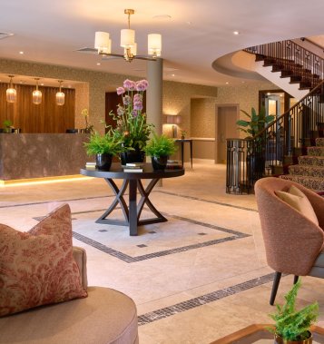 Lobby px custom www.tulfarrishotel.com