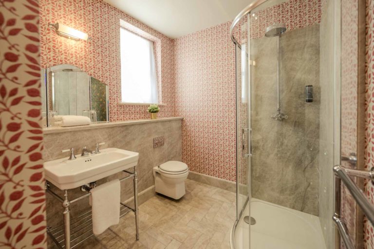 Tulfarris Hotel Manor House Bathroom Red floral Wallpaper